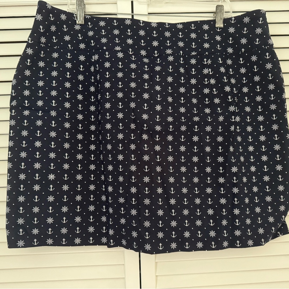 Attyre Navy and White Patterned Skort